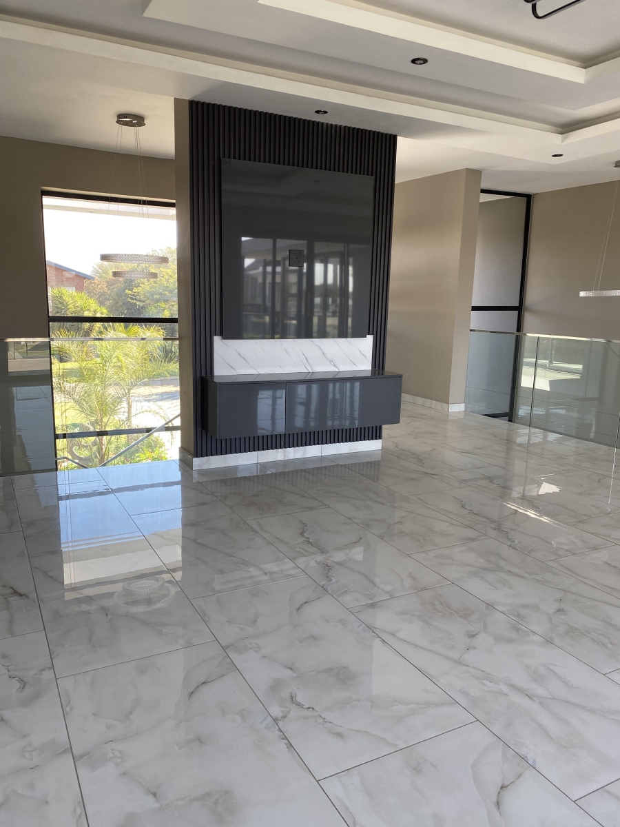 5 Bedroom Property for Sale in The Islands Estates North West